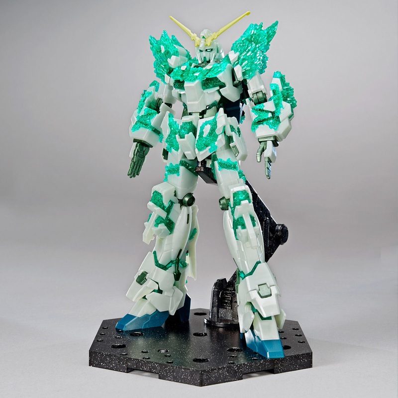 HG 1/144 Gundam Base Limited Unicorn Gundam (Crystal of Light) *PRE-ORDER*